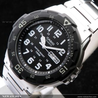 Casio Men's Diver Style Quartz Watch with Stainless Steel MRW-200HD-1B