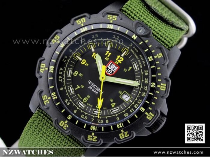 Luminox 8825 km 2025
